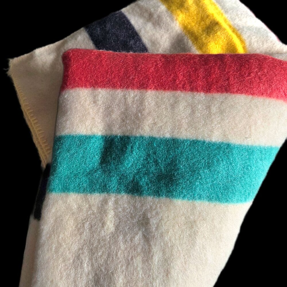 Hudson Bay Vintage Wool Blanket - Picture 3 of 10